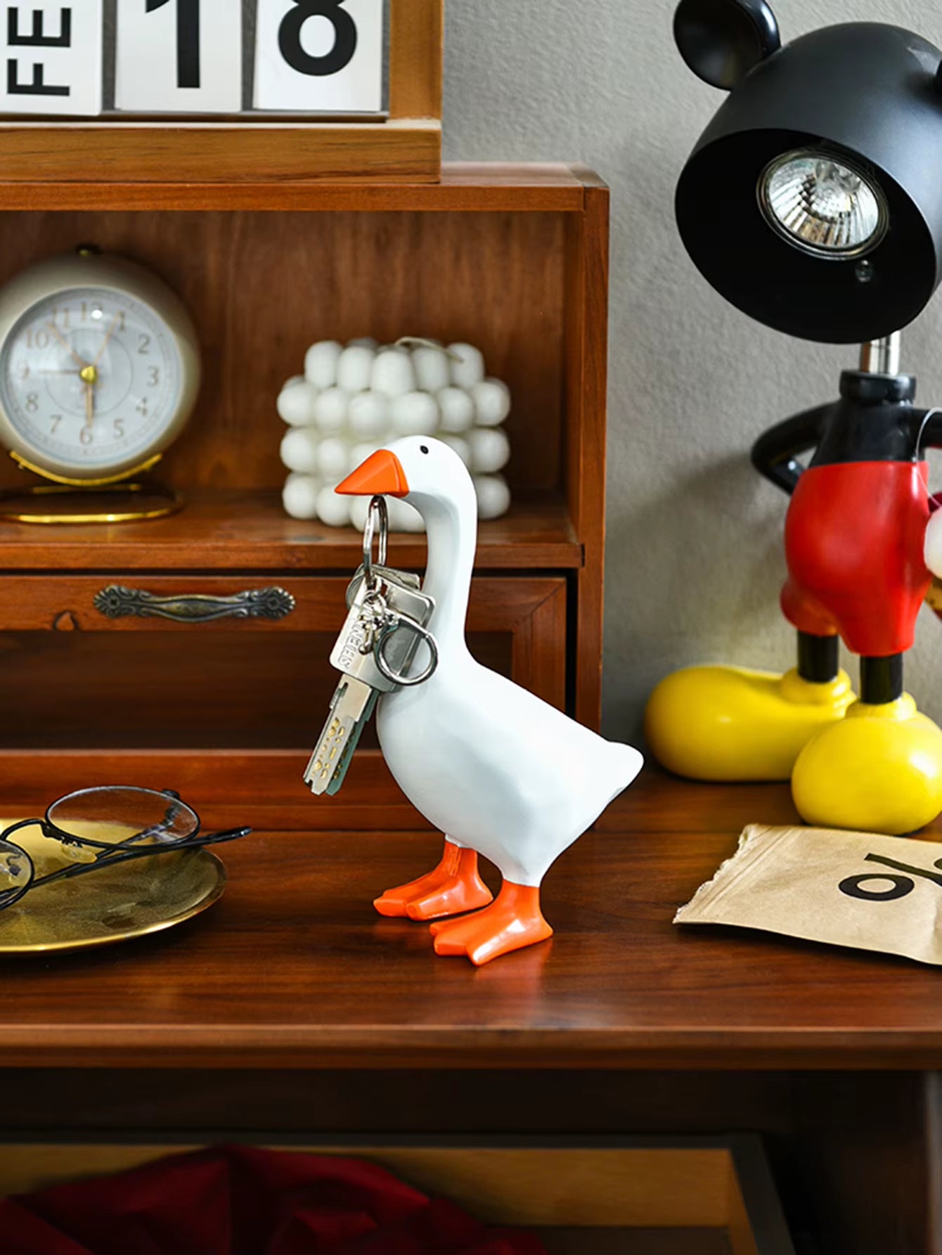 Magnetic Goose Key Holder – Resin Sculpture & Desk Decor with Hidden Tool Rack