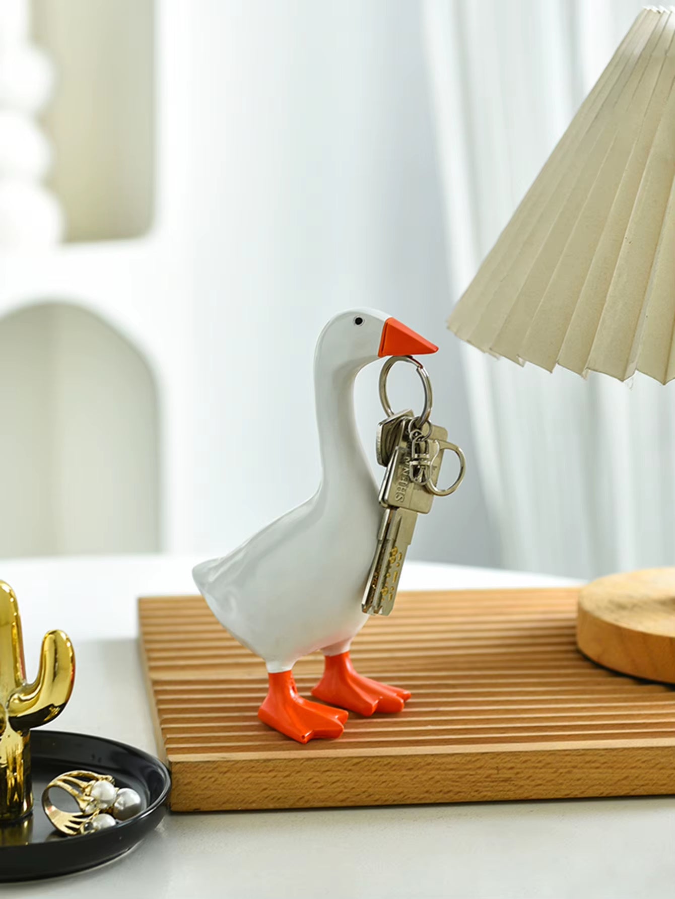 Magnetic Goose Key Holder – Resin Sculpture & Desk Decor with Hidden Tool Rack