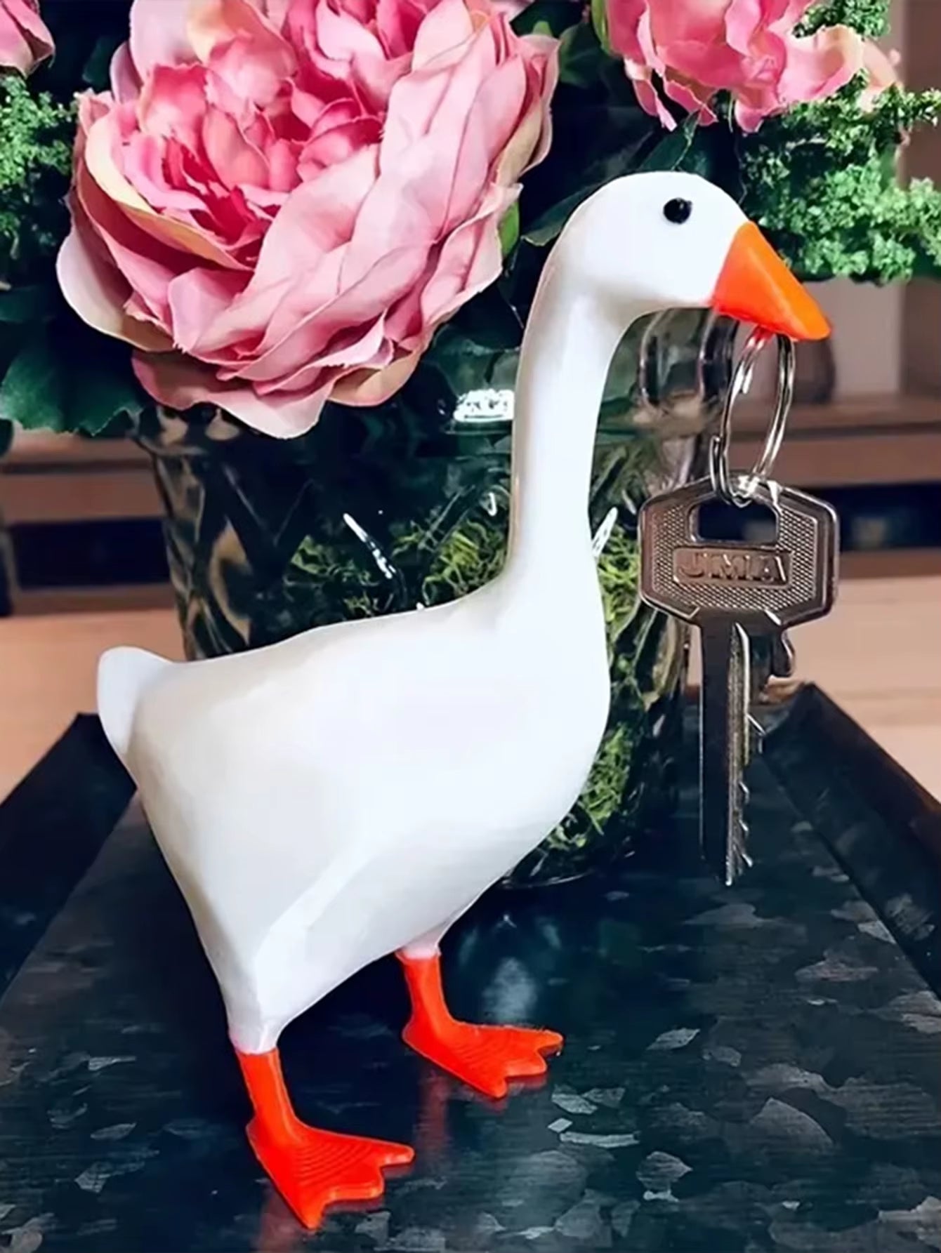 Magnetic Goose Key Holder – Resin Sculpture & Desk Decor with Hidden Tool Rack